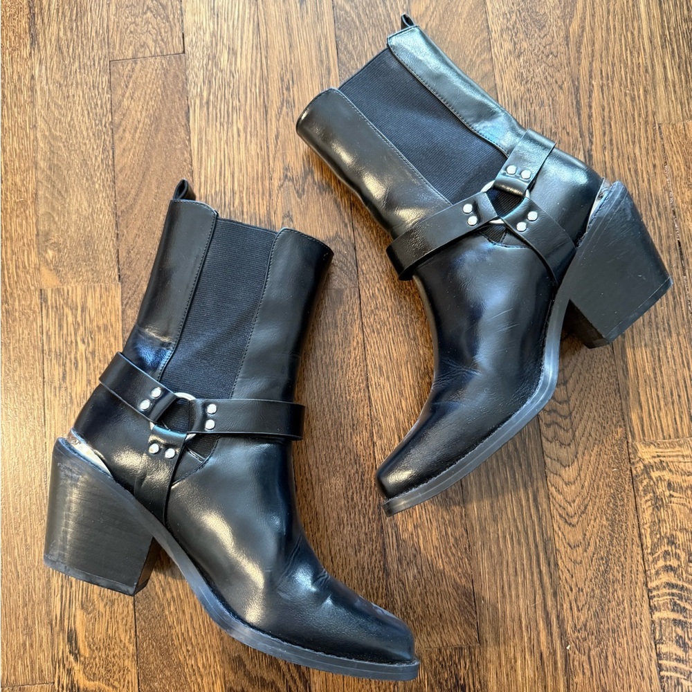 Urban Outfitters- black western boots, size 8 silver hardware and square toe